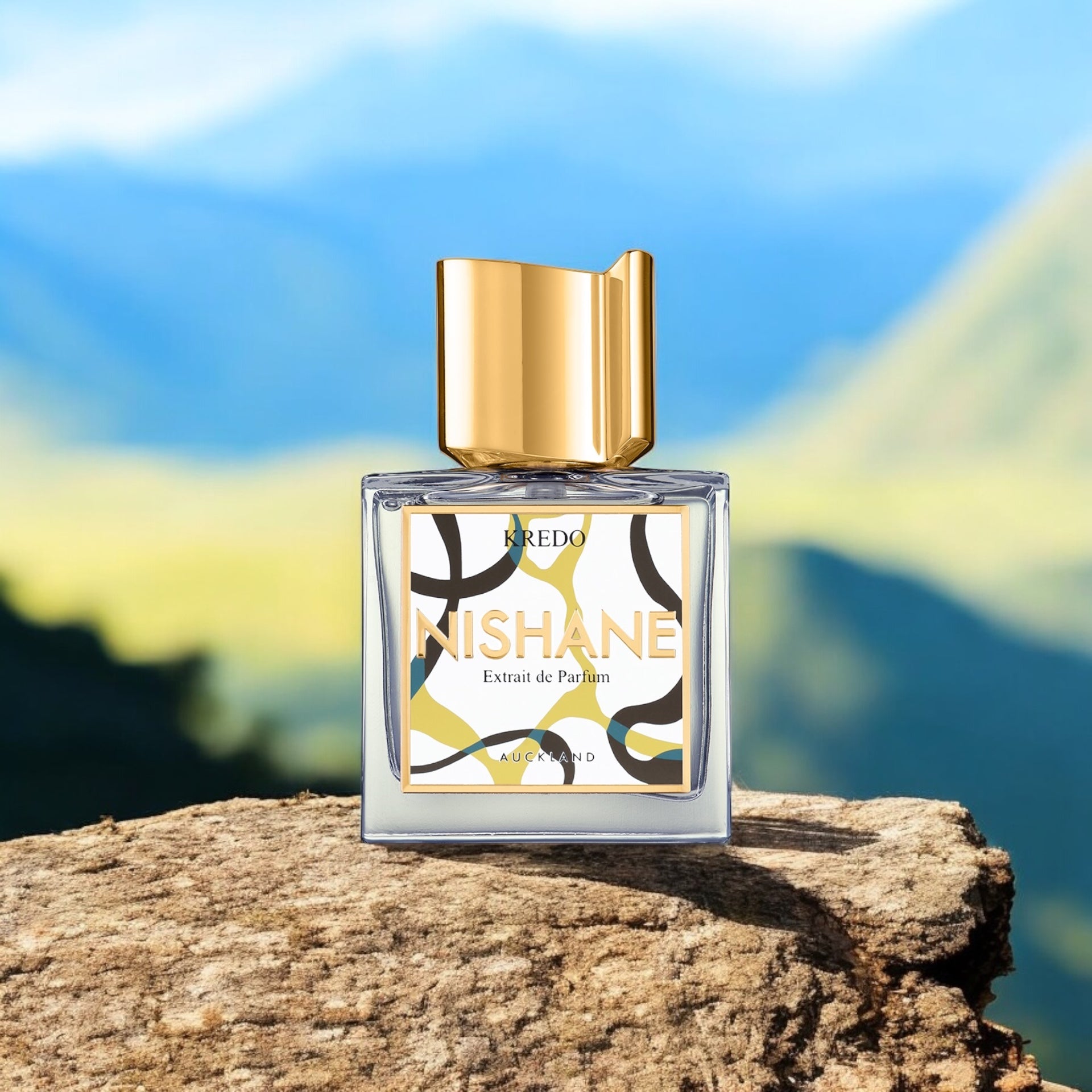 Kredo de Nishane, parfum de niche unisexe aux épices, oud et daim, disponible en parfumerie Casablanca.